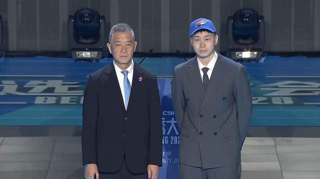 库里再谈联手詹姆斯！自曝勇士招募细节：全联盟都在等他做出选择