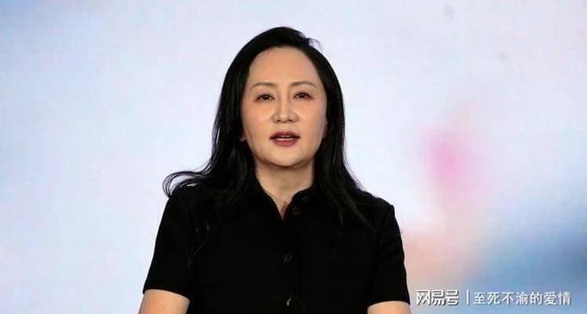3万人狂欢!欧洲115年老店掀翻荷甲第1豪门:一场等了15年的1